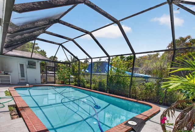 7501 NW 6th Street, Plantation, FL 33317