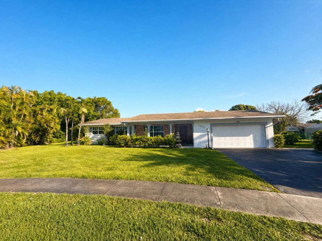 7501 NW 6th Street, Plantation, FL 33317