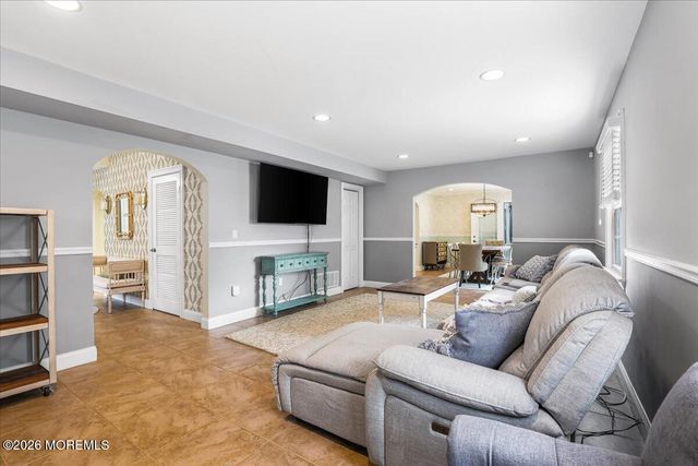 4 Douglas Drive, Holmdel, NJ 07733