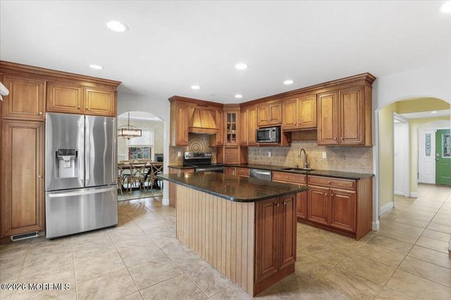 4 Douglas Drive, Holmdel, NJ 07733