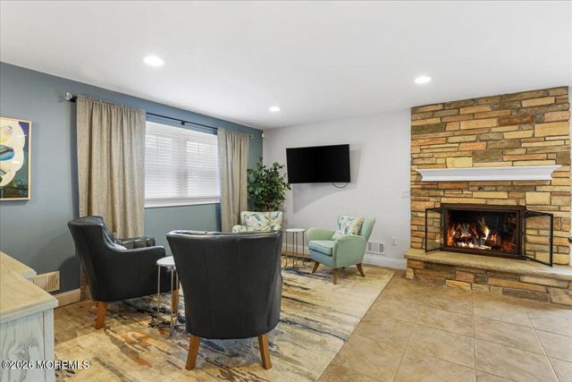 4 Douglas Drive, Holmdel, NJ 07733