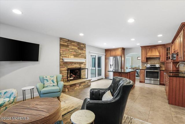 4 Douglas Drive, Holmdel, NJ 07733