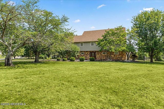 4 Douglas Drive, Holmdel, NJ 07733