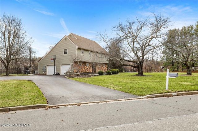 4 Douglas Drive, Holmdel, NJ 07733