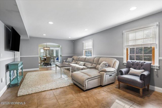 4 Douglas Drive, Holmdel, NJ 07733