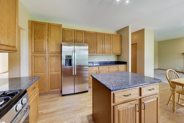 14106 Glenwood Court, Libertyville, IL 60048