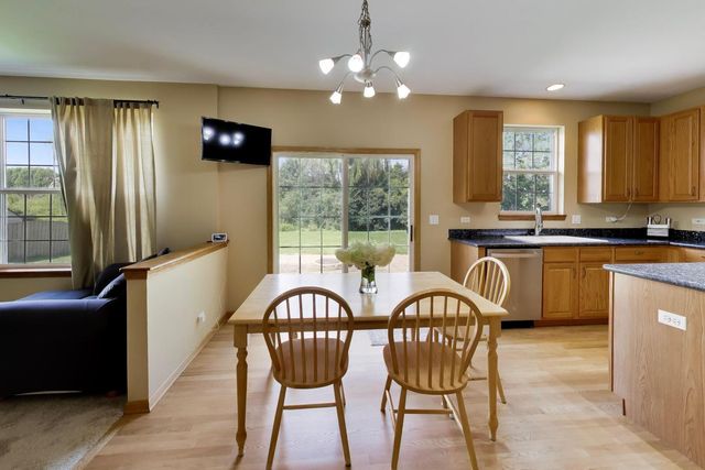 14106 Glenwood Court, Libertyville, IL 60048