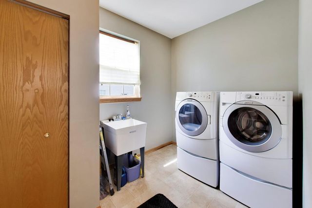 14106 Glenwood Court, Libertyville, IL 60048