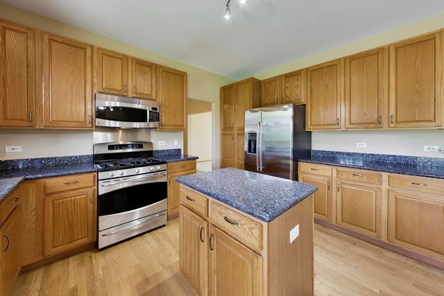 14106 Glenwood Court, Libertyville, IL 60048