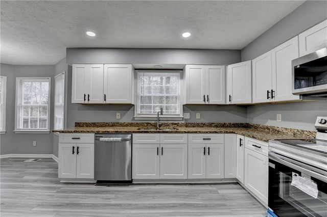5362 Milieo Place SW, Lilburn, GA 30047