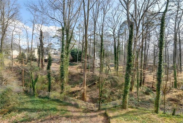 5362 Milieo Place SW, Lilburn, GA 30047
