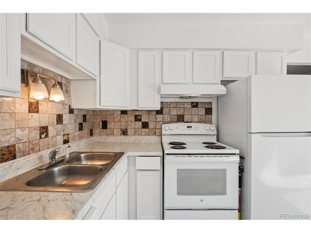 2105 Coronado Pkwy N D, Denver, CO 80229