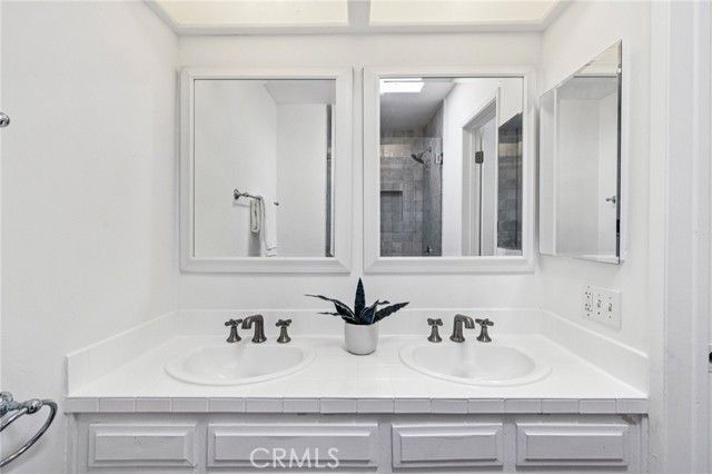 947 16th Street 5, Santa Monica, CA 90403