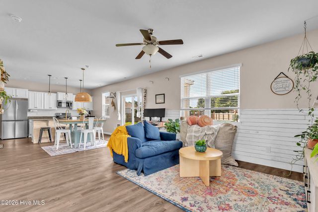102 Tralee Place, Holly Ridge, NC 28445