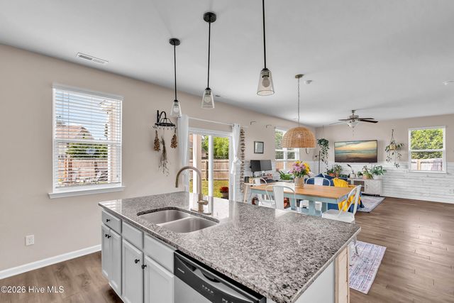 102 Tralee Place, Holly Ridge, NC 28445