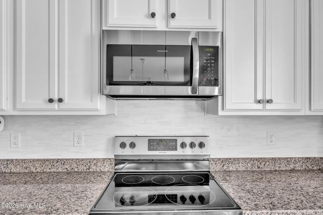 102 Tralee Place, Holly Ridge, NC 28445