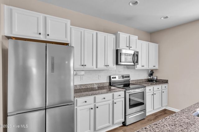 102 Tralee Place, Holly Ridge, NC 28445