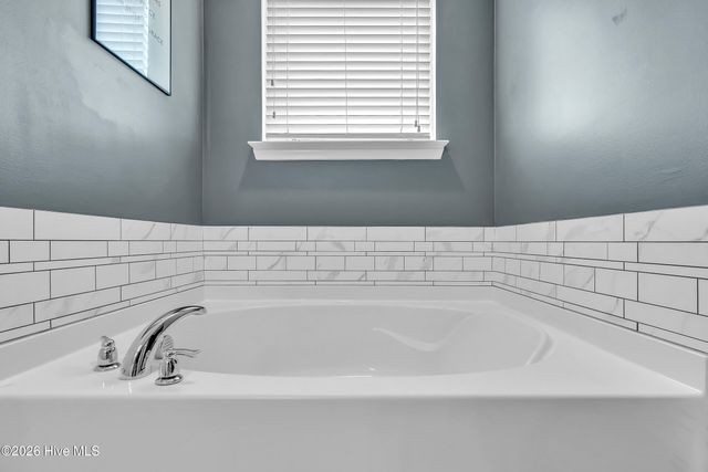 102 Tralee Place, Holly Ridge, NC 28445