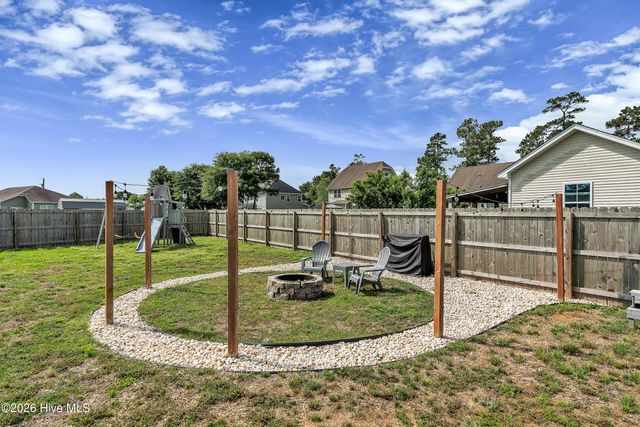 102 Tralee Place, Holly Ridge, NC 28445