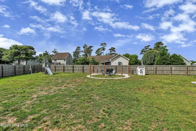 102 Tralee Place, Holly Ridge, NC 28445