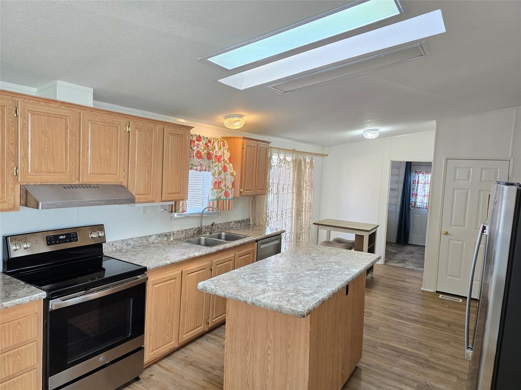 3825 Vigilante Drive, Great Falls, MT 59405