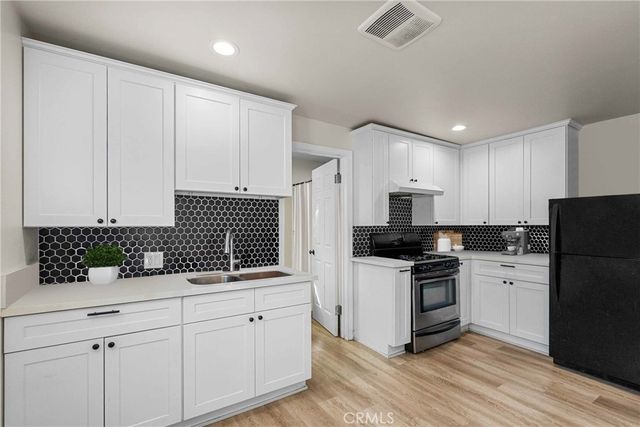 687 E 49th, Vernon, CA 90011