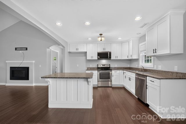 8 Waterford Court, Granite Falls, NC 28630