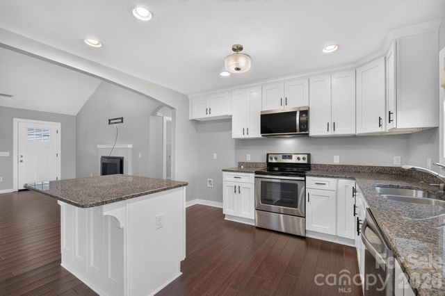 8 Waterford Court, Granite Falls, NC 28630