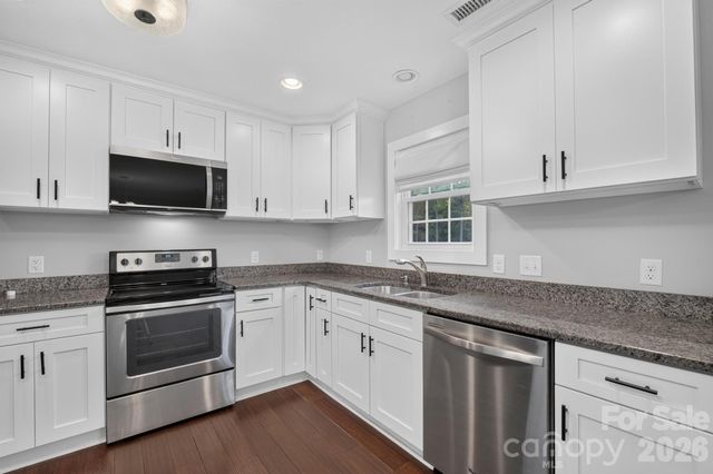 8 Waterford Court, Granite Falls, NC 28630