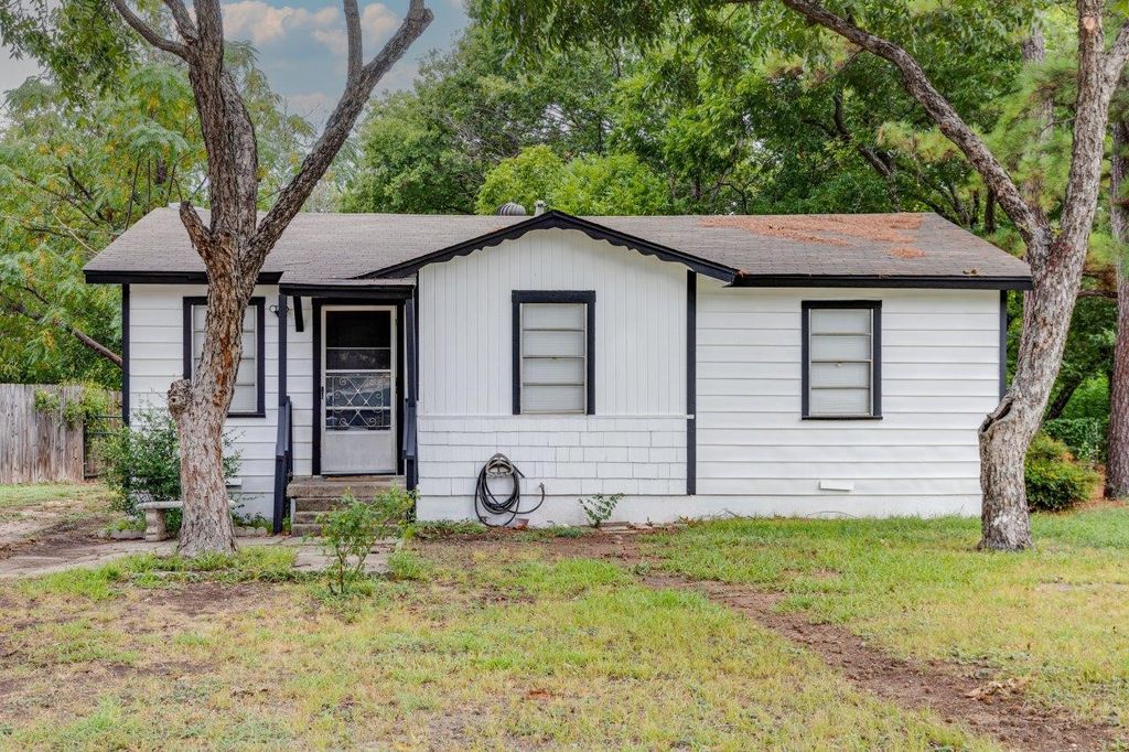 2409 Pecandale Drive, Arlington, TX 76013