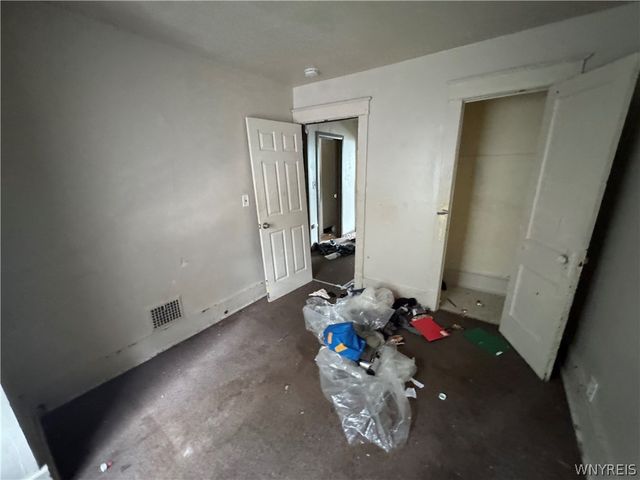 1874 South Avenue, Niagara Falls, NY 14305