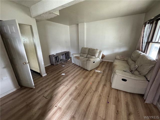 1874 South Avenue, Niagara Falls, NY 14305