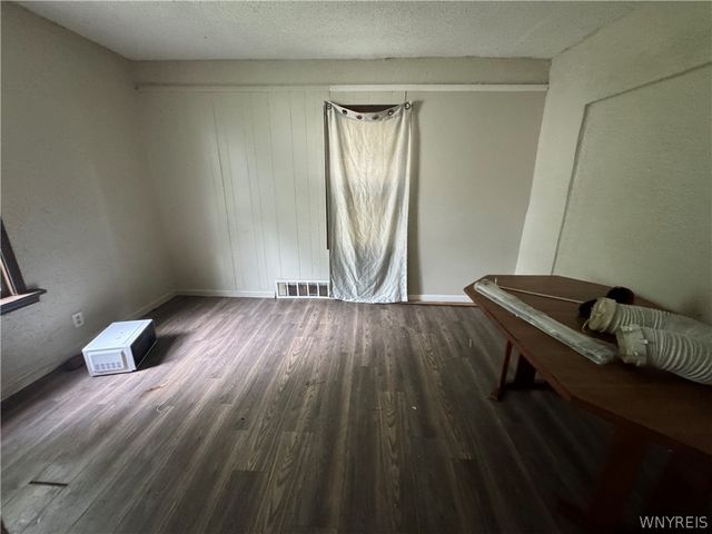 1874 South Avenue, Niagara Falls, NY 14305