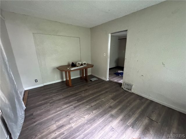 1874 South Avenue, Niagara Falls, NY 14305