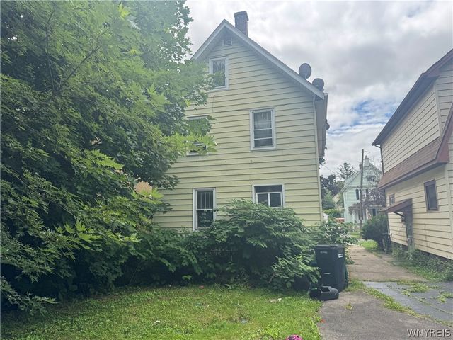 1874 South Avenue, Niagara Falls, NY 14305