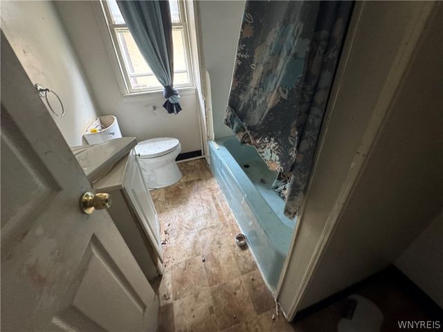 1874 South Avenue, Niagara Falls, NY 14305
