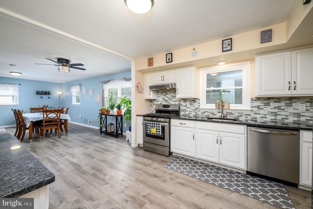 3 LIONEL LN, Hamilton, NJ 08619