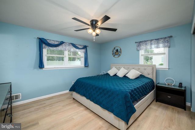 3 LIONEL LN, Hamilton, NJ 08619