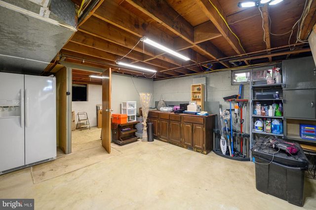 3 LIONEL LN, Hamilton, NJ 08619