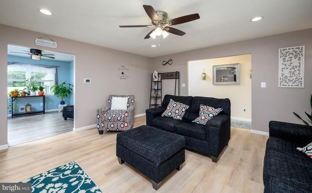 3 LIONEL LN, Hamilton, NJ 08619