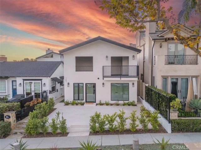 707 Begonia Avenue, Corona Del Mar, CA 92625