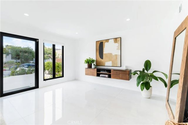 707 Begonia Avenue, Corona Del Mar, CA 92625
