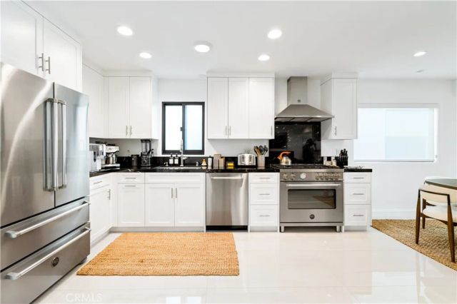 707 Begonia Avenue, Corona Del Mar, CA 92625