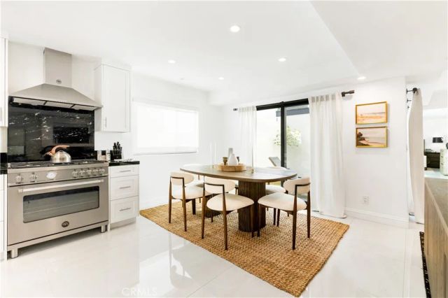 707 Begonia Avenue, Corona Del Mar, CA 92625