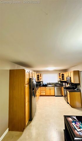 21059 Tiffany Drive, Woodhaven, MI 48183