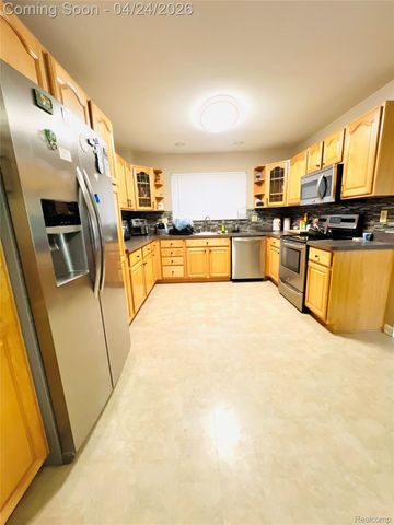 21059 Tiffany Drive, Woodhaven, MI 48183
