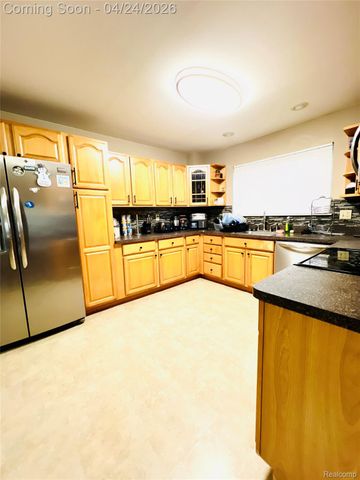 21059 Tiffany Drive, Woodhaven, MI 48183