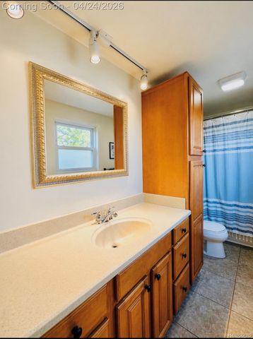 21059 Tiffany Drive, Woodhaven, MI 48183