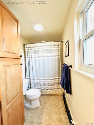 21059 Tiffany Drive, Woodhaven, MI 48183