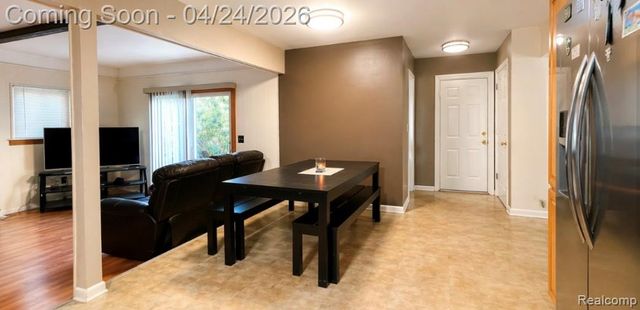 21059 Tiffany Drive, Woodhaven, MI 48183